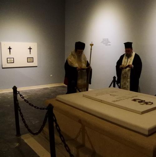 Επετειακό Αρχιερατικό Τρισάγιο στον Τάφο του Ποιητή Ανδρέα Κάλβου [video-photos]